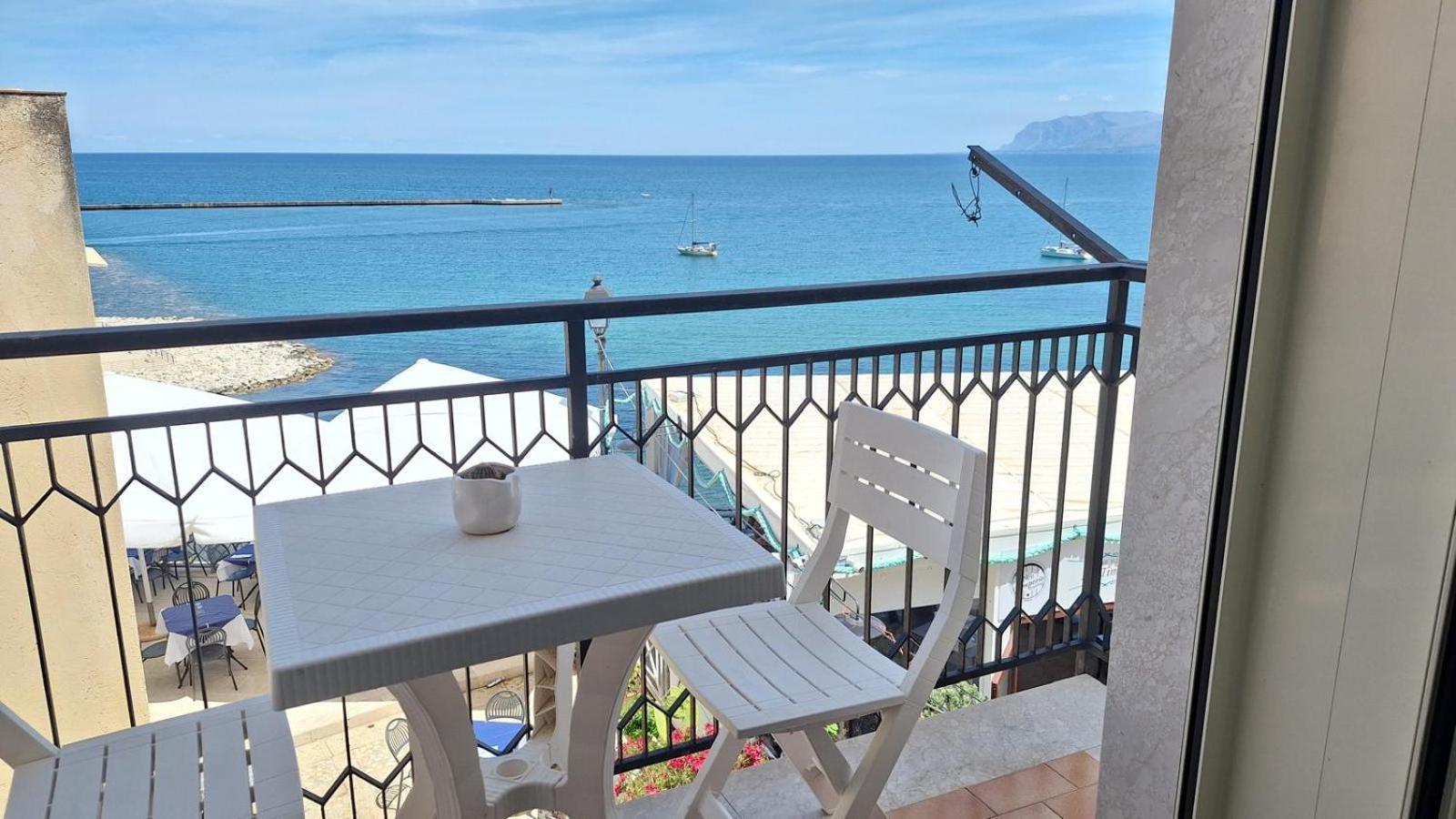 Umari Rooms Castellammare del Golfo Exterior photo